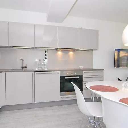 Holiday home Terpstich 124